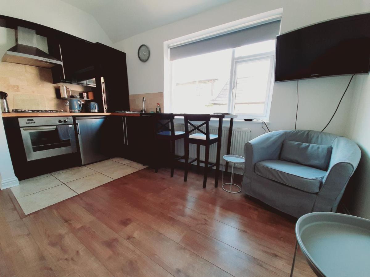 Cosy 1 Bedroom Apartment In The Heart Of لاندودنو المظهر الخارجي الصورة